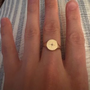 Solid 14K gold round signet ring with tiny diamond- size 7.5 US
